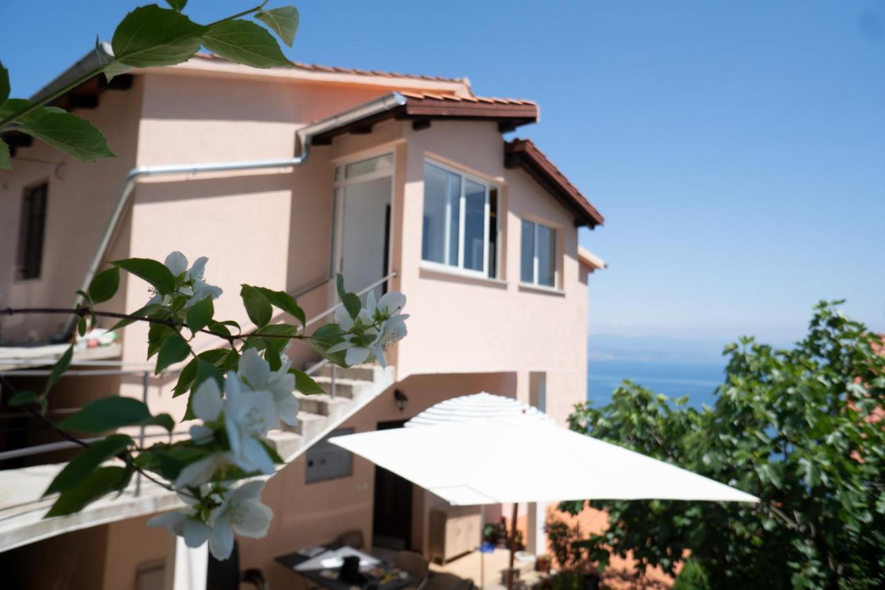 Cvita - Cozy apartment with an amazing view Laurana Esterno foto