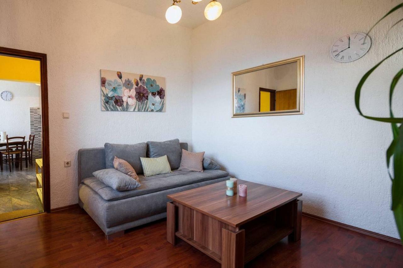 Cvita - Cozy apartment with an amazing view Laurana Esterno foto