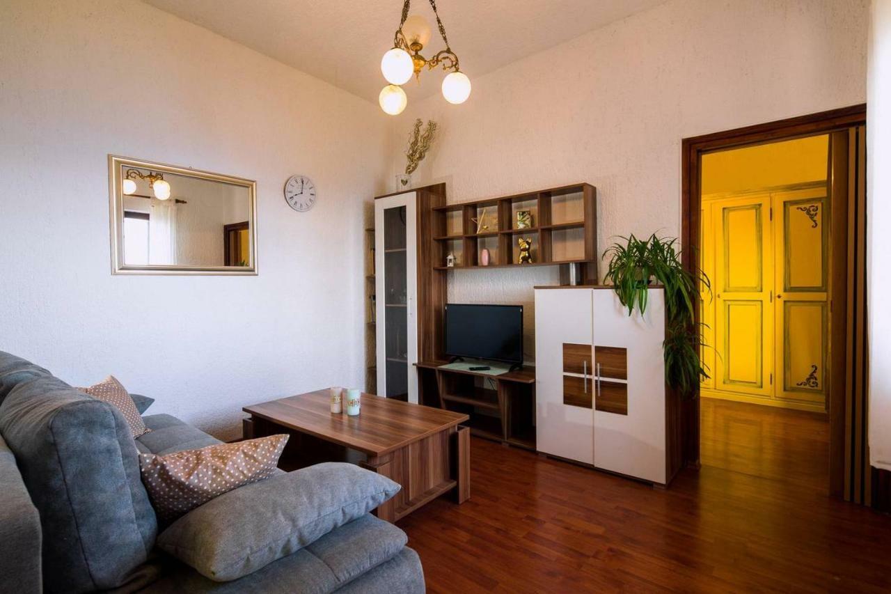 Cvita - Cozy apartment with an amazing view Laurana Esterno foto